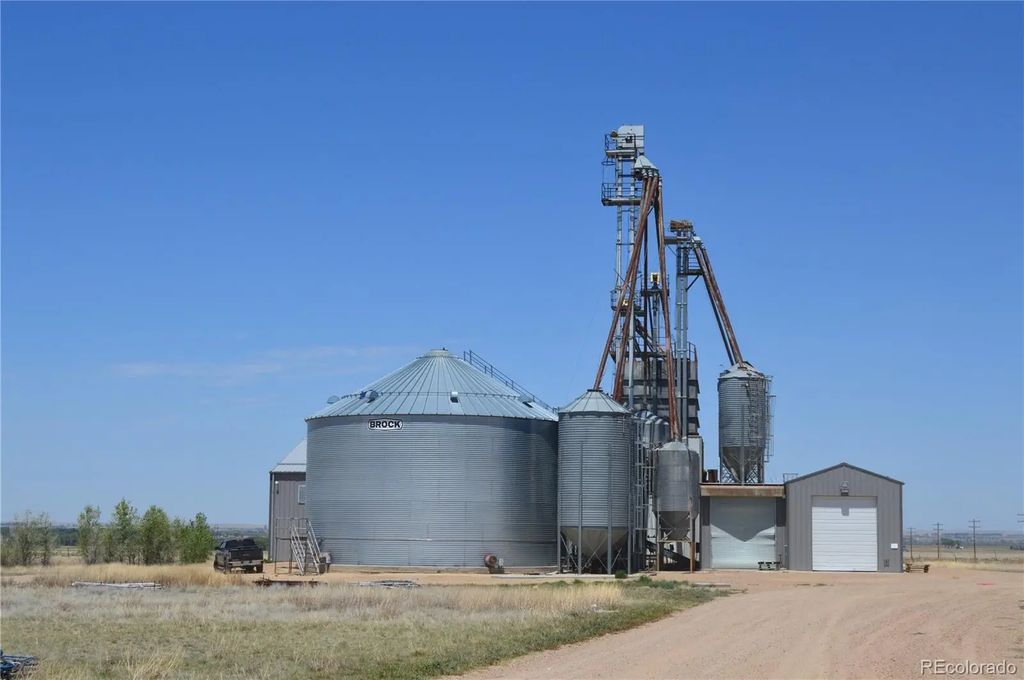 19517 State Highway 101, Las Animas