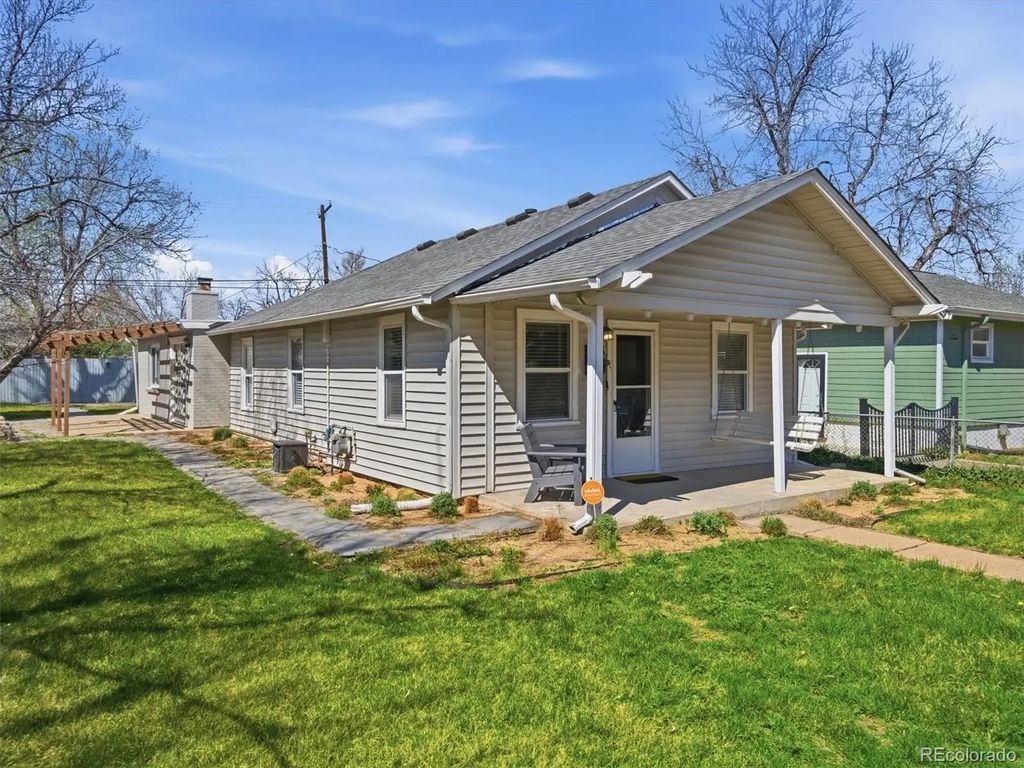 4245 S Clarkson Street, Englewood