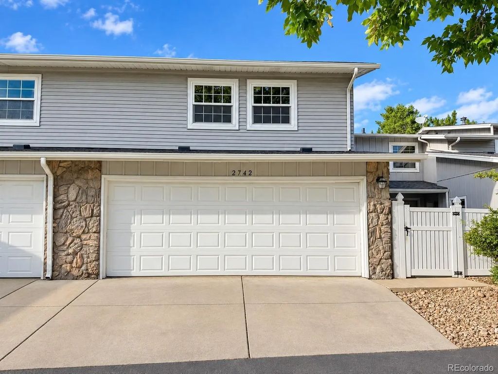2742 S Xanadu Way, Aurora