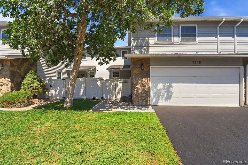 2528 S Vaughn Way C, Aurora
