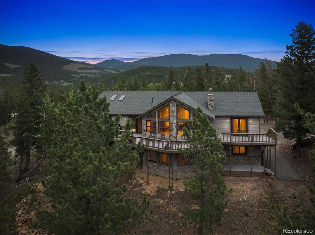 35 Pickle Point, Black Hawk
