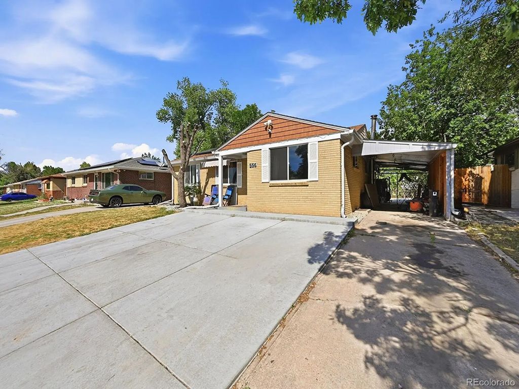 556 Elmira Street, Aurora