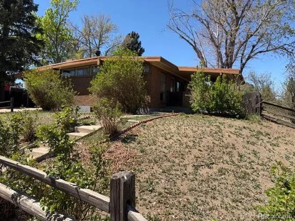 3159 E Maplewood Avenue, Centennial