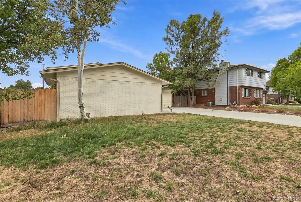 966 E 8th Avenue, Broomfield
