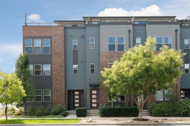 8972 E 47th Avenue, Denver