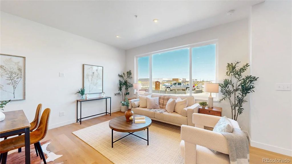 932 Altitude Court, Longmont