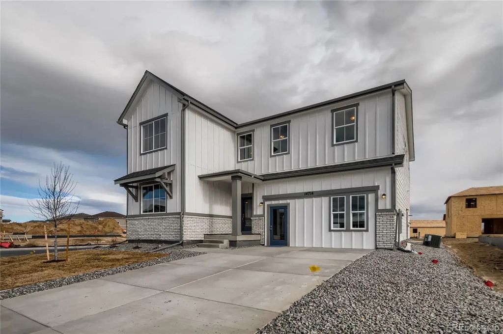 55003 E 28th Place, Strasburg