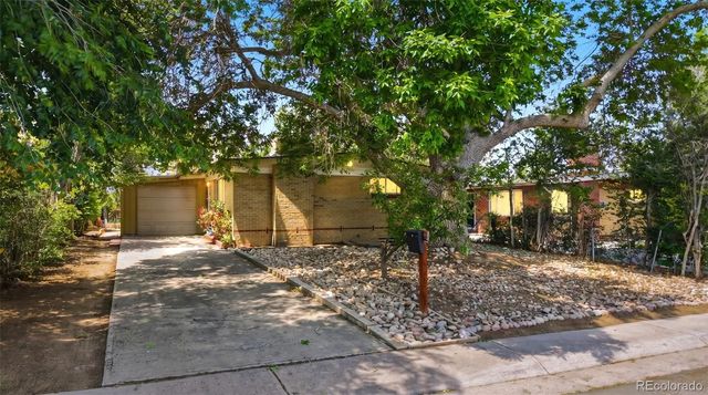 1225 Dallas Street, Aurora