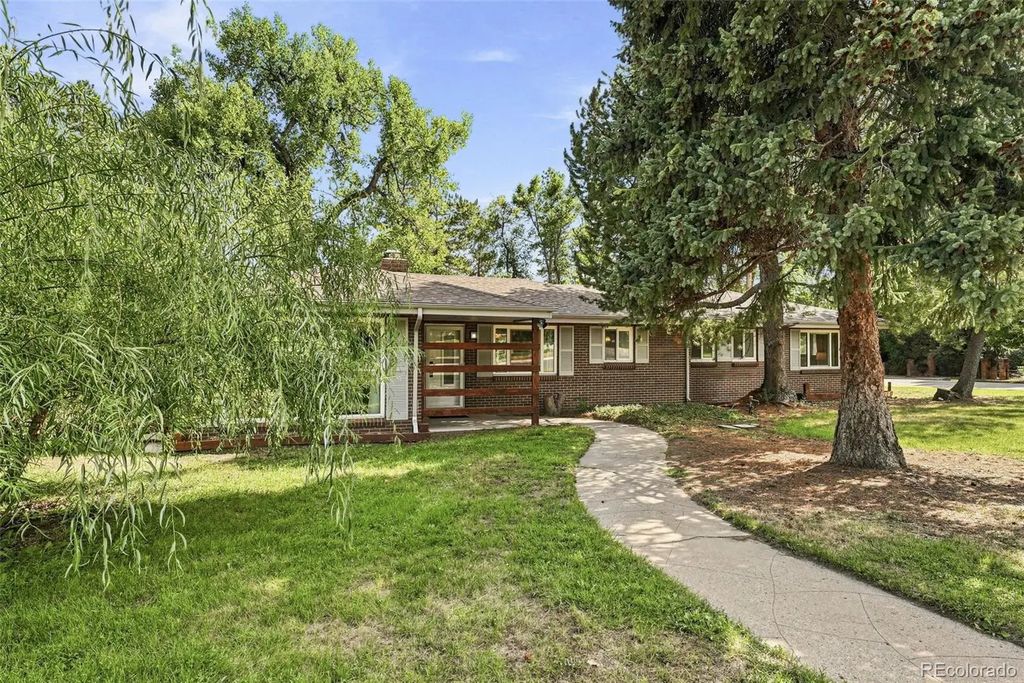 7990 Crest Drive, Lakewood