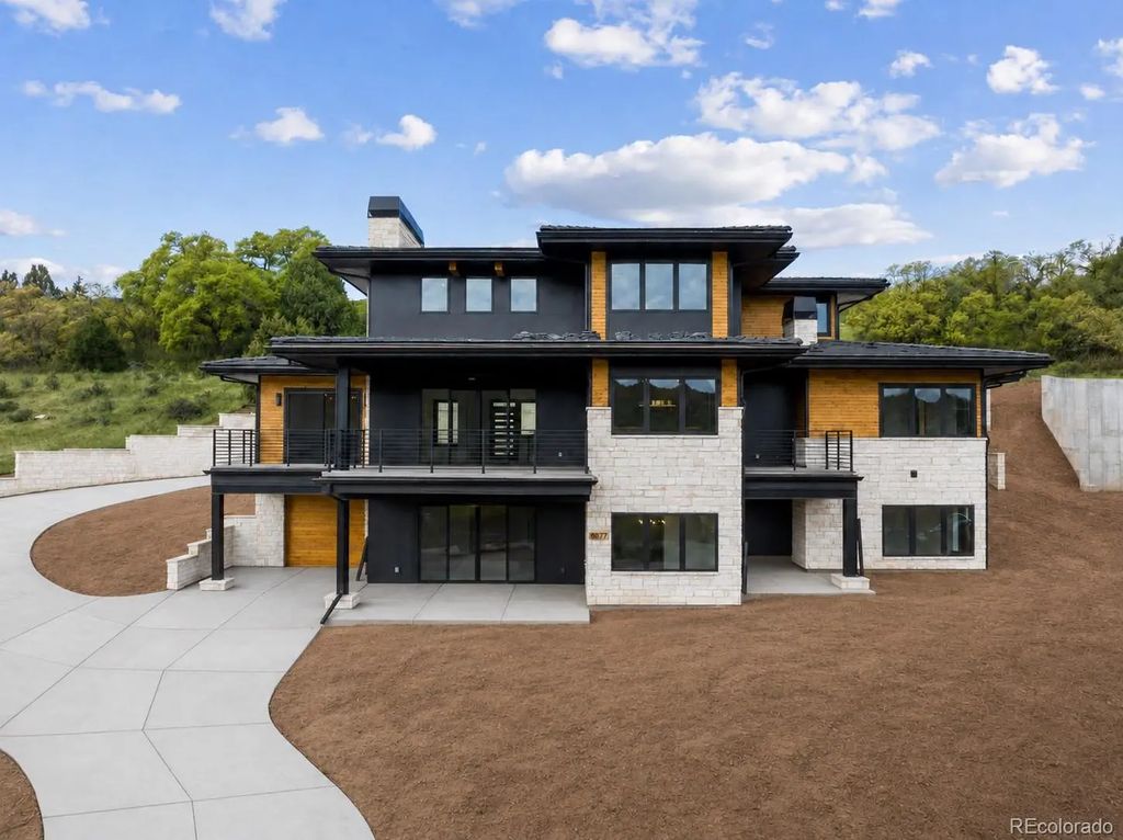 8077 Raphael Lane, Littleton