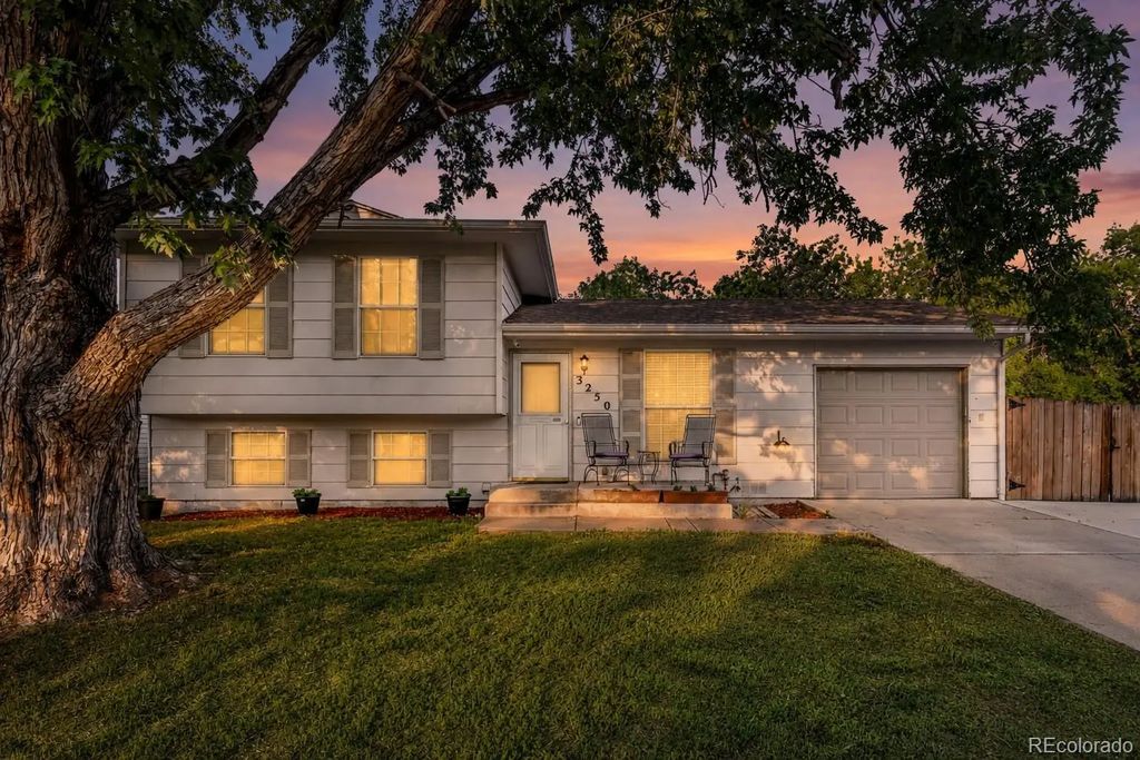 3250 S Holland Way, Lakewood