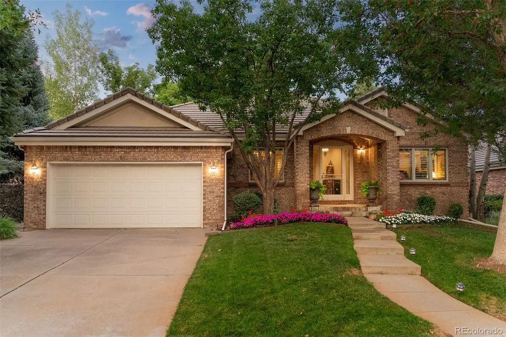 41 Silver Fox Circle, Littleton