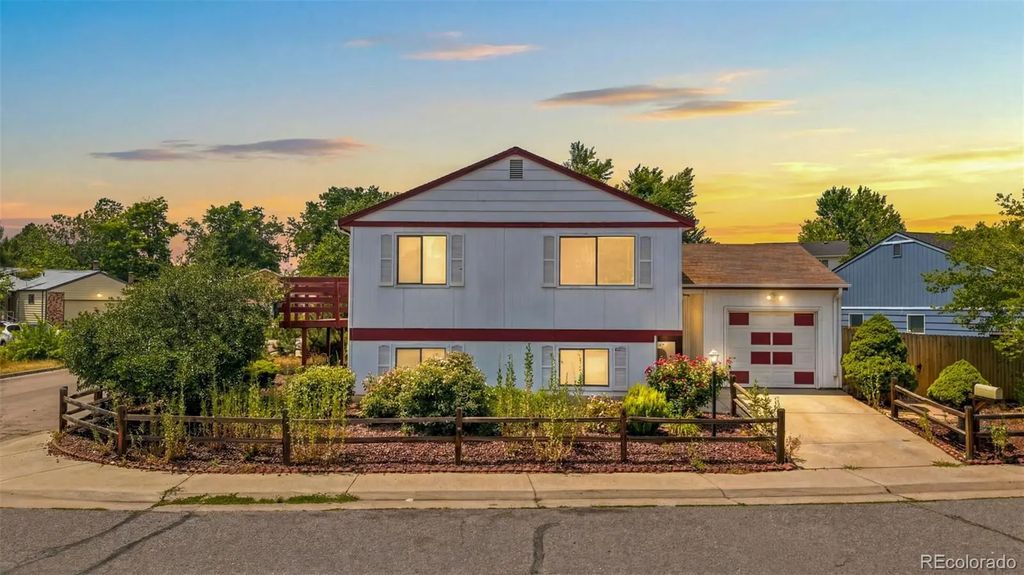 1553 S Carson Street, Aurora