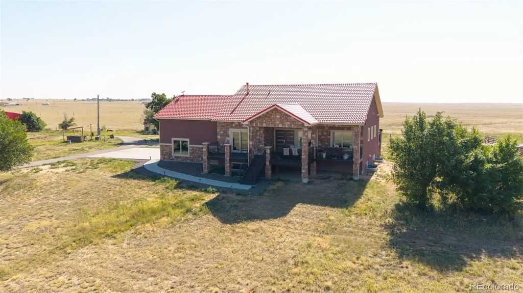 8450 Edison Road, Yoder