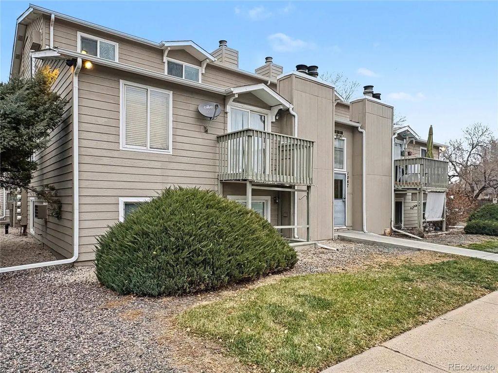 1067 Ingalls Street 6f, Lakewood