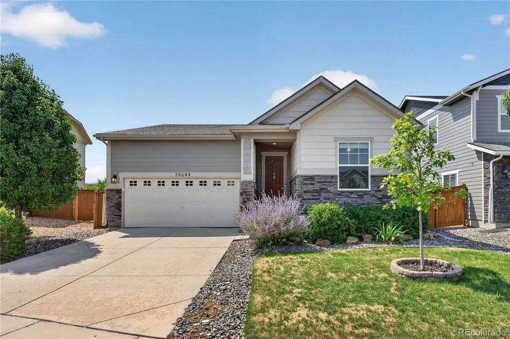 25644 E Byers Drive, Aurora
