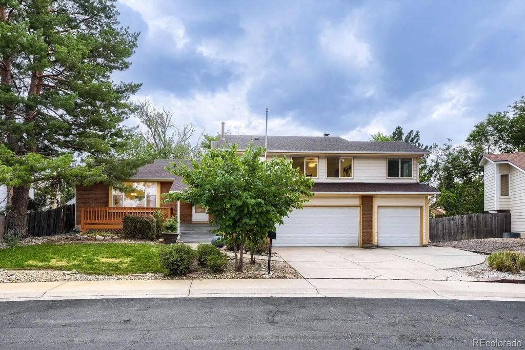 554 S Kittredge Way, Aurora