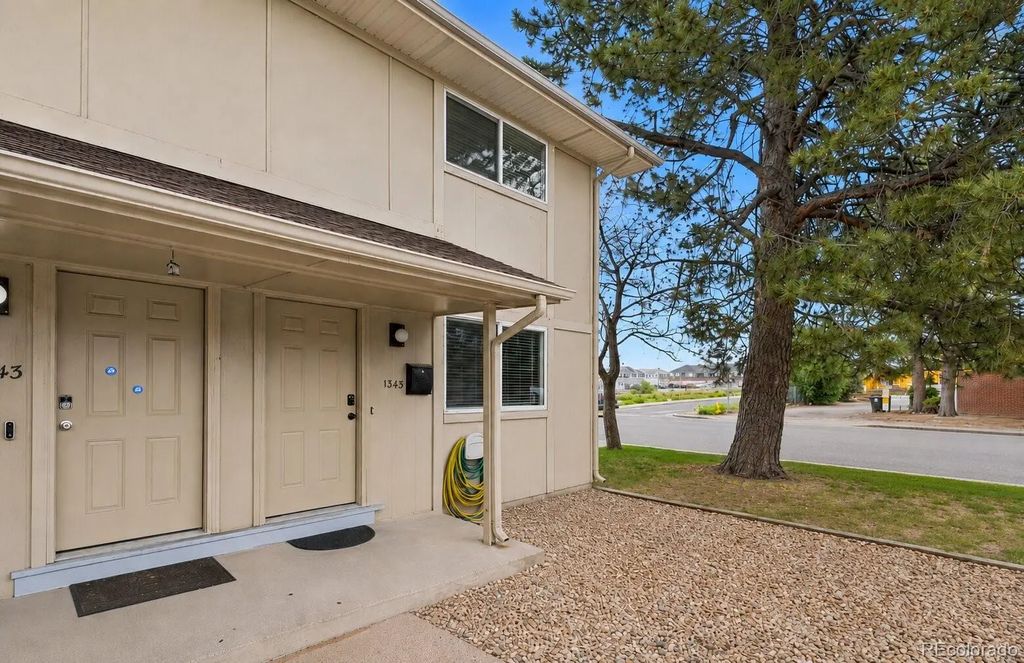 1345 Sable Boulevard, Aurora