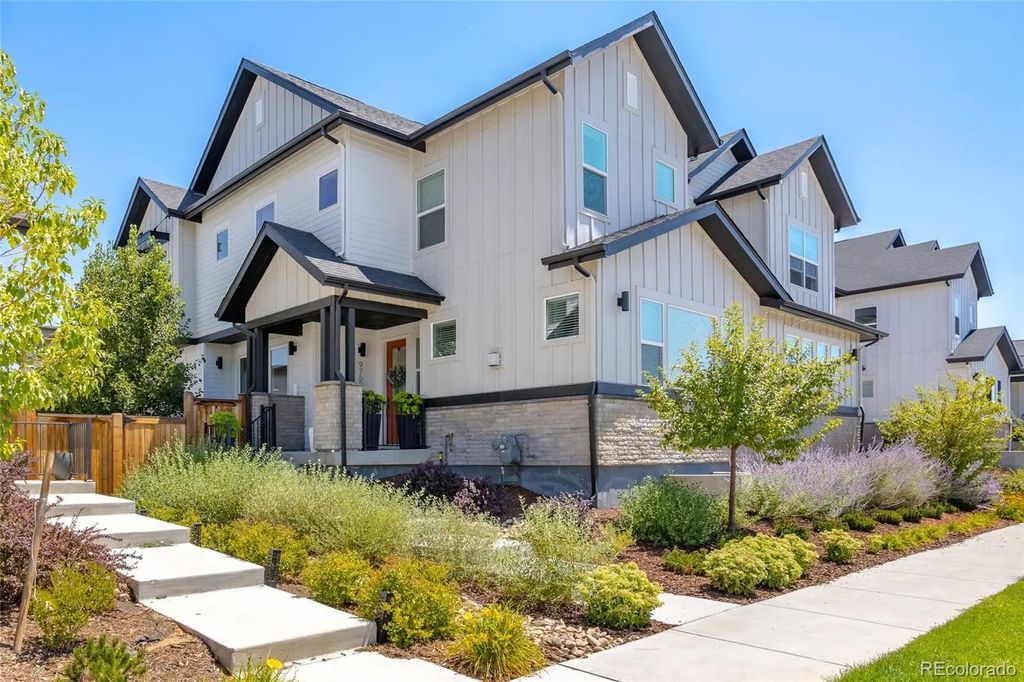 9759 E 62nd Drive, Denver