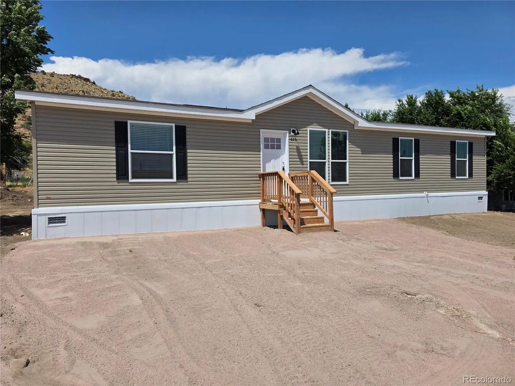 475 Railroad Street, Rockvale