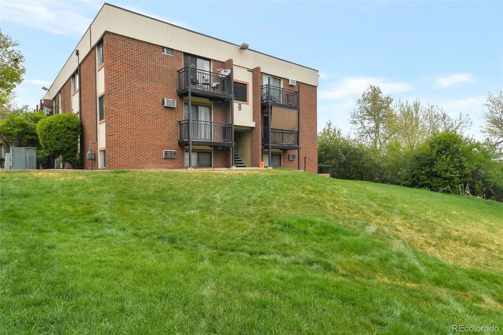 5995 W Hampden Avenue 18, Denver