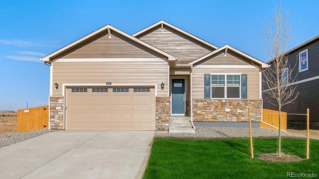 43212 Castle Stuart Street, Elizabeth