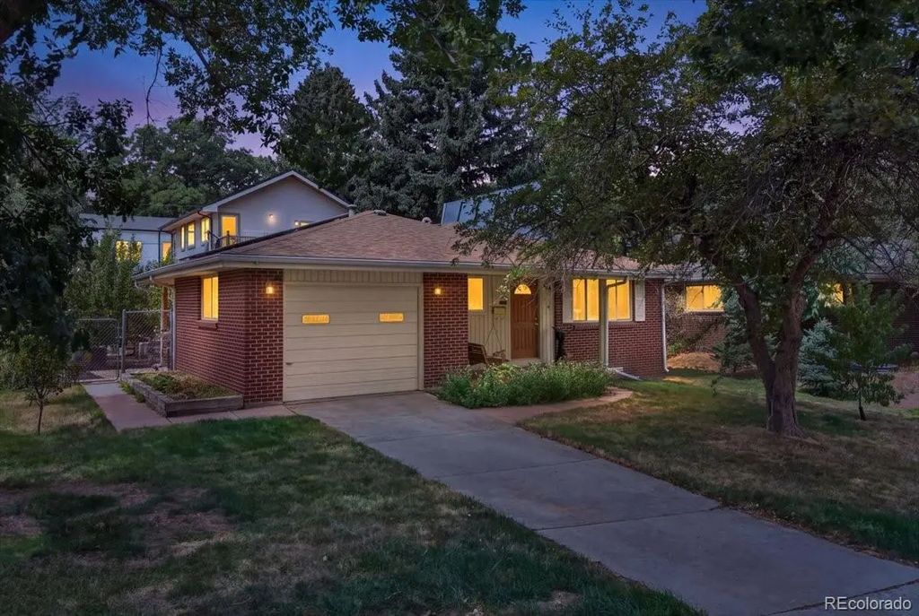 2006 Arapahoe Street, Golden