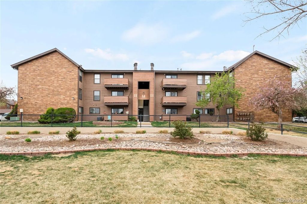 211 Wright Street 106, Lakewood