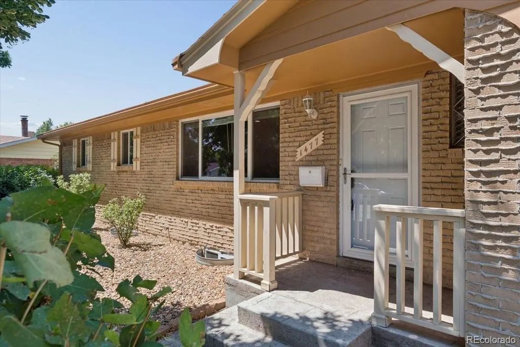 1477 S Brentwood Street, Lakewood
