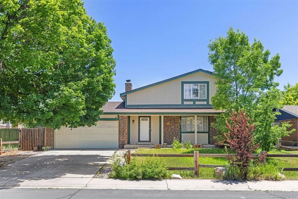 1584 S Fraser Way, Aurora
