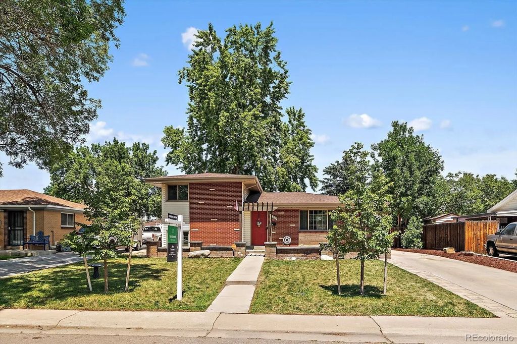 12303 E Park Lane Drive, Aurora