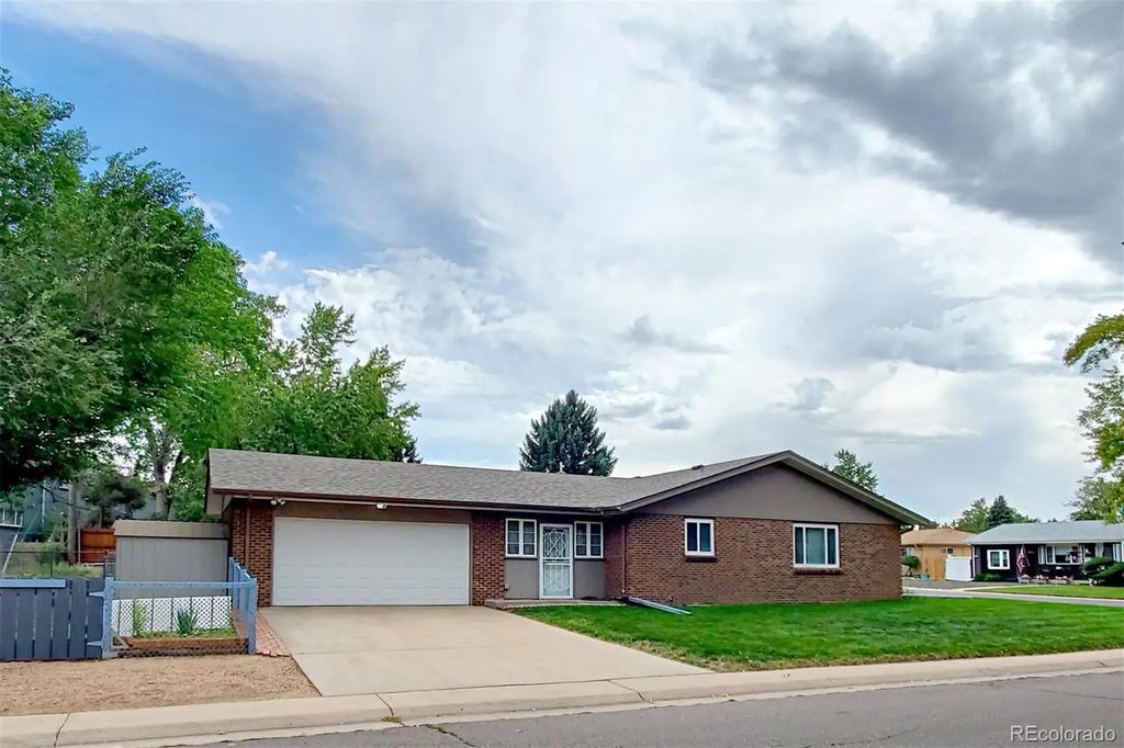 2124 S Fenton Street, Denver