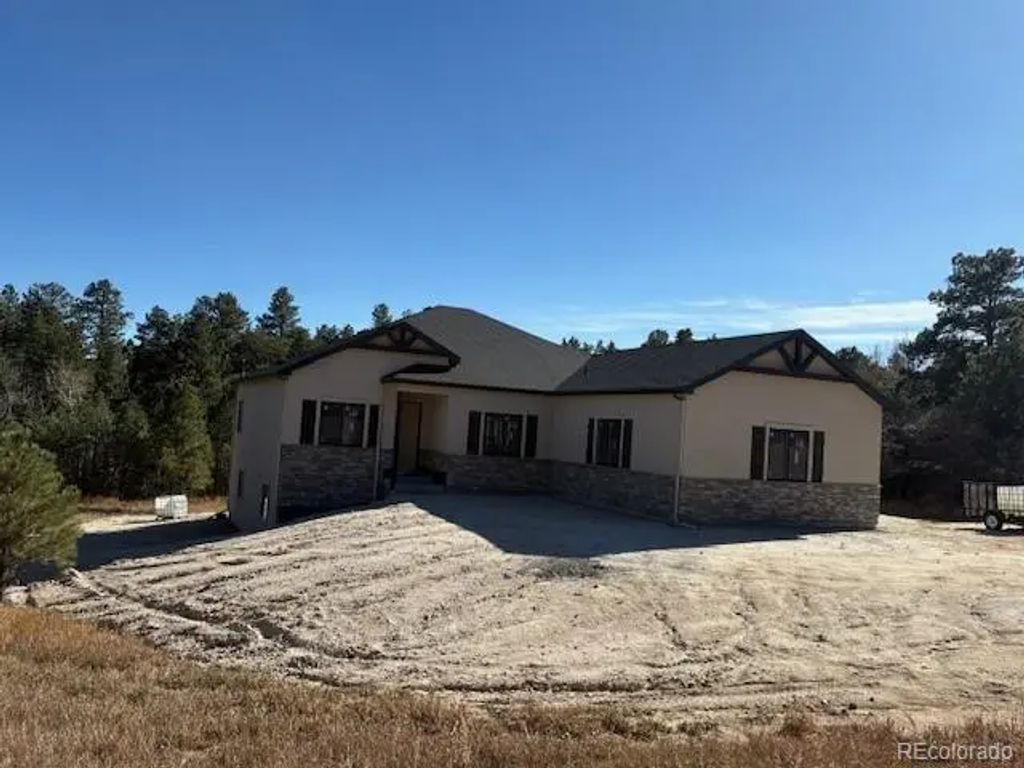 3715 El Rancho Way, Monument
