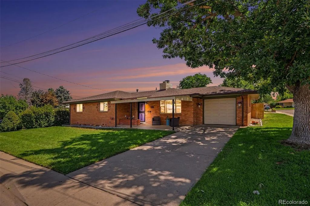645 S Washington Circle, Englewood
