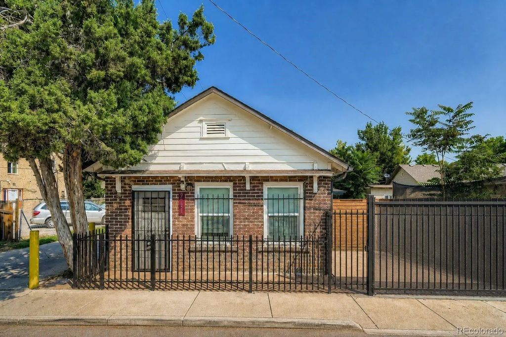 9541 E 16th Avenue, Aurora