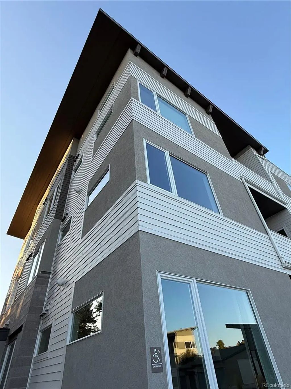 1304 Snowberry 203, Louisville