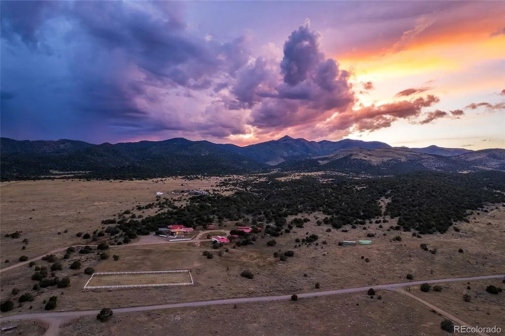 53997 County Road Ll56, Villa Grove