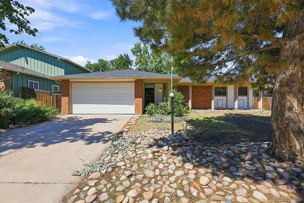 3748 S Mission Parkway, Aurora