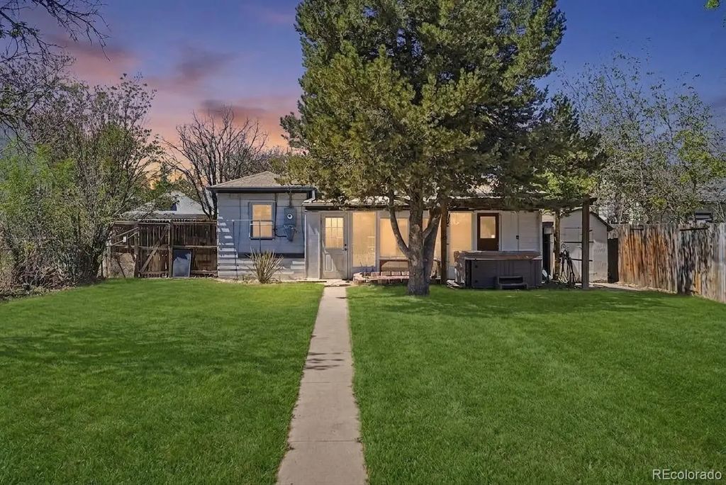 1356 Iola Street, Aurora