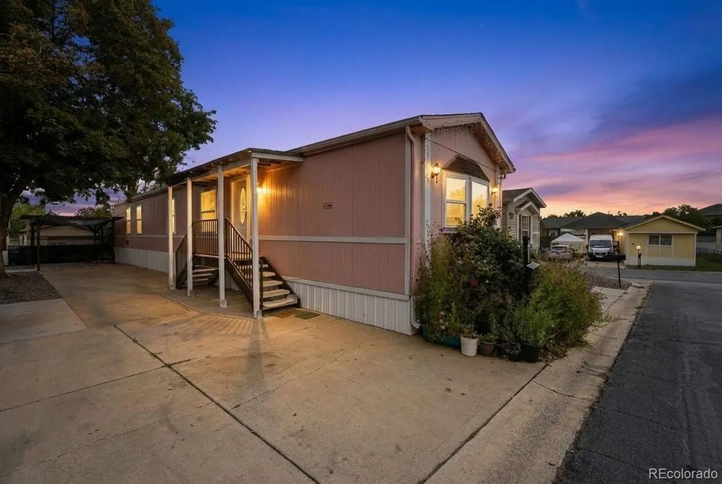 1500 W Thornton Parkway, Thornton