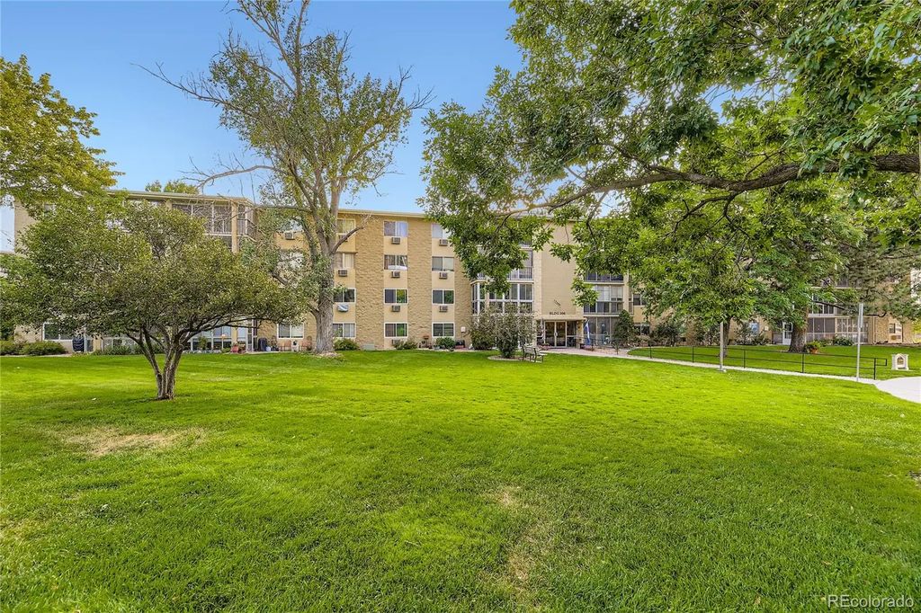 13500 E Cornell Avenue 206, Aurora