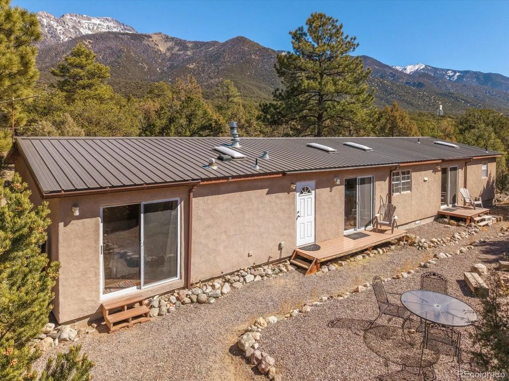 1691 Columbine, Crestone