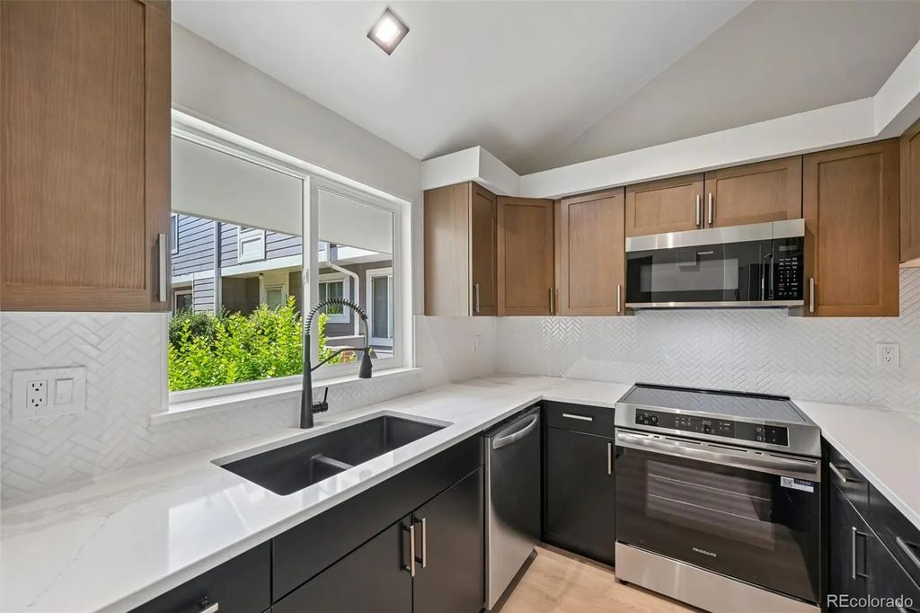 6670 W 84th Circle 103, Arvada