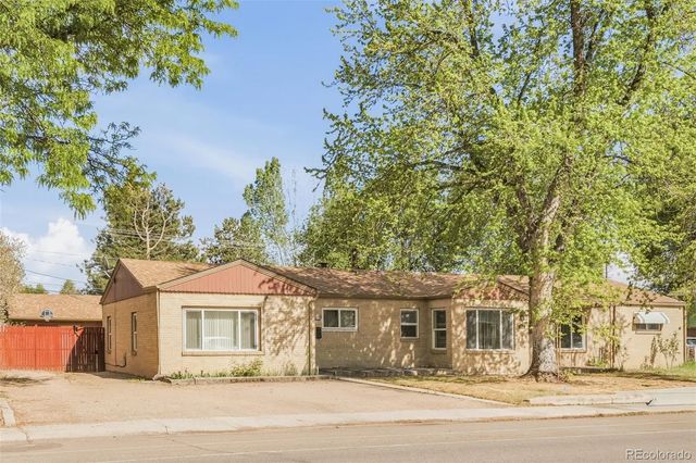 1506-1508 Collyer Street, Longmont