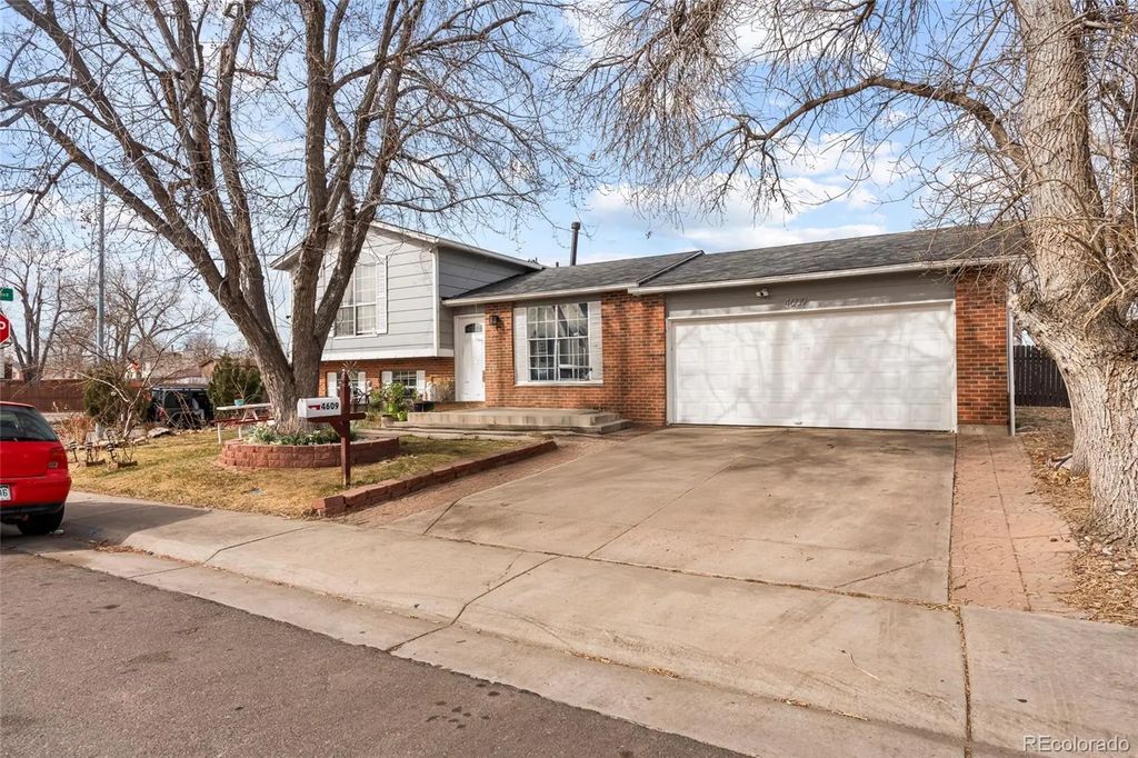 4609 Fontana Way, Denver