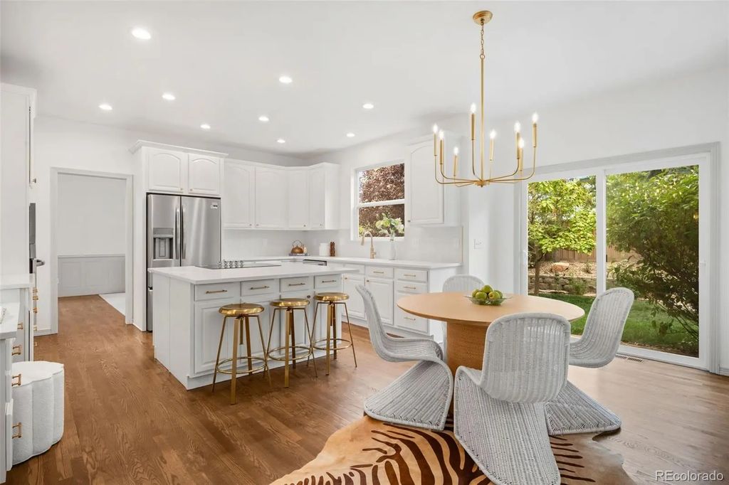 869 Shadowstone Drive, Highlands Ranch