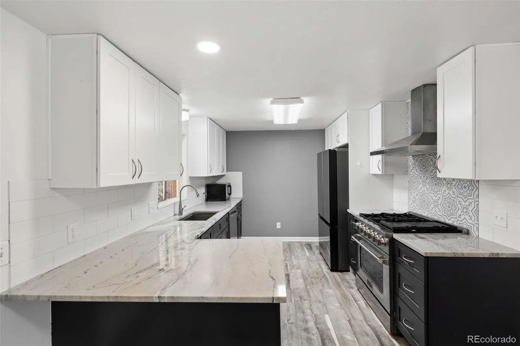 957 E 9th Avenue, Broomfield