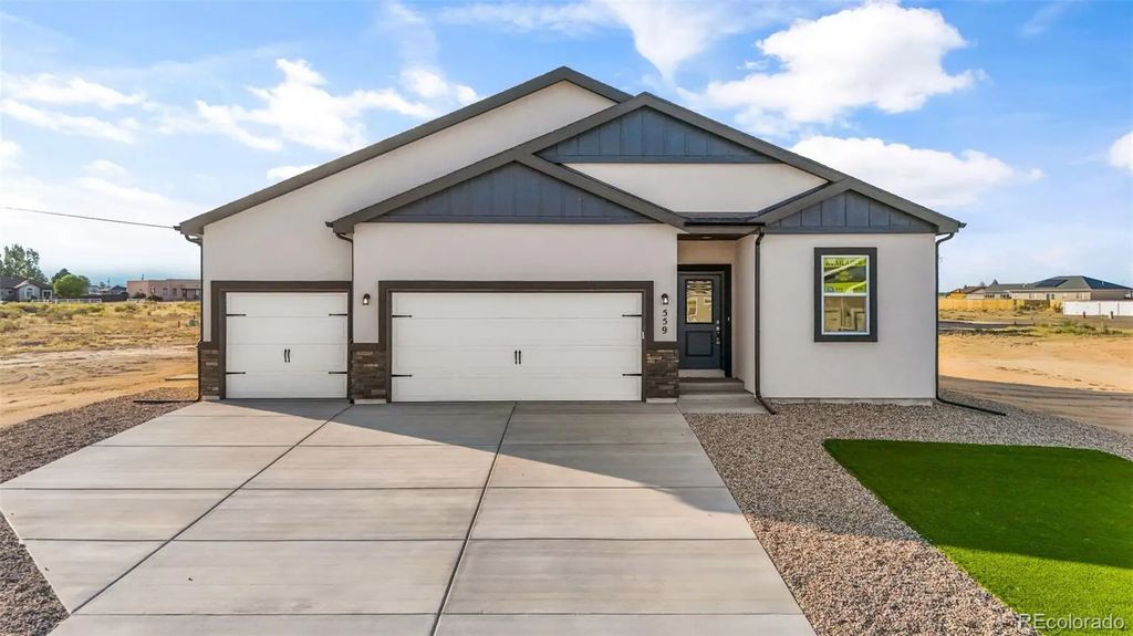 559 Bayview Drive, Pueblo
