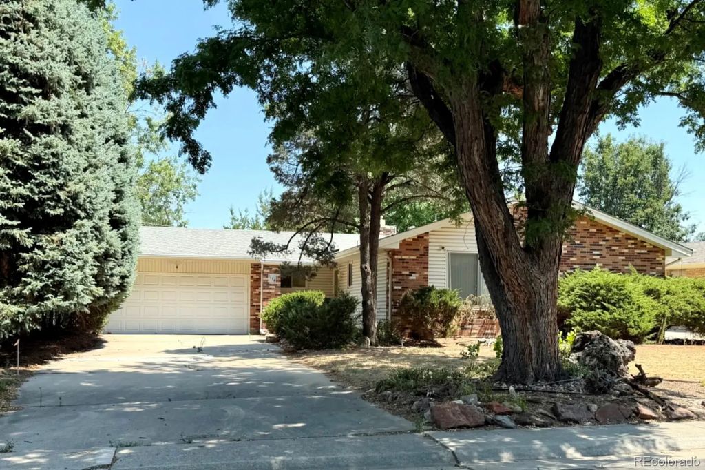1114 S Oakland Street, Aurora