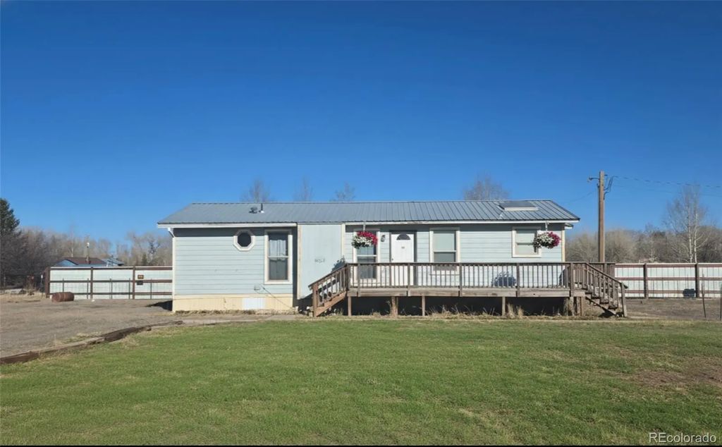 232 Arapahoe Road, South Fork
